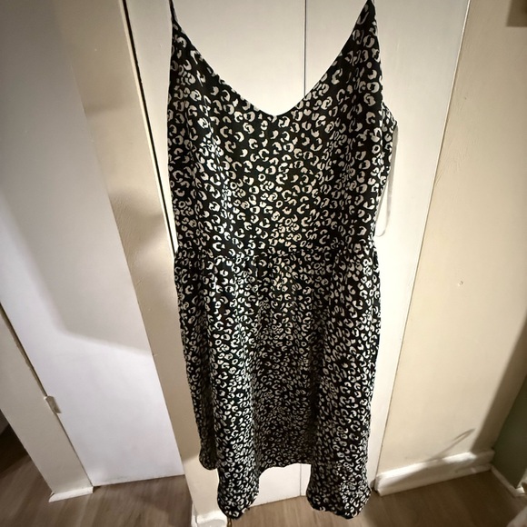 LOFT Dresses & Skirts - LOFT Black and White Animal Print Midi Dress with pockets